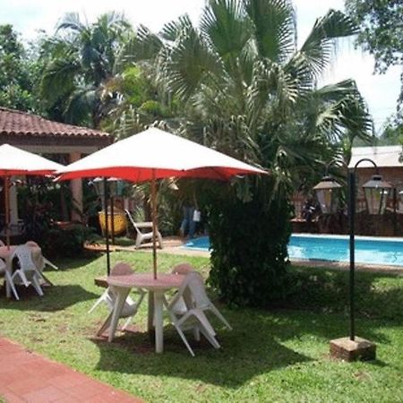 El Guembe Hostel House ปูแอร์โตอีกวาซู ภายนอก รูปภาพ