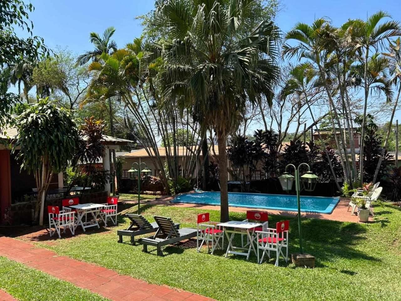 El Guembe Hostel House ปูแอร์โตอีกวาซู ภายนอก รูปภาพ
